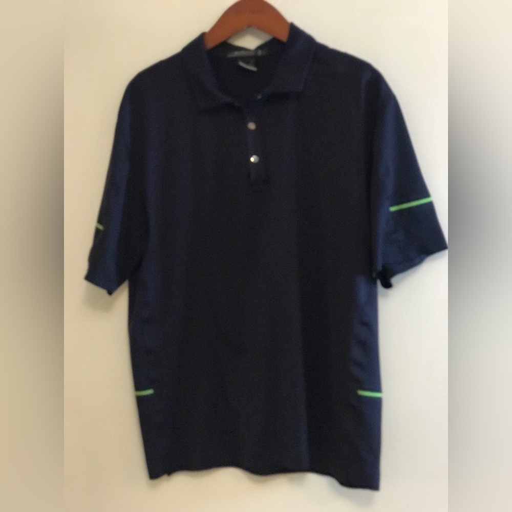 Tiger Woods mans Athletic shirt
